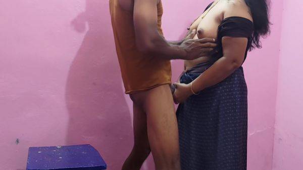 A Beautiful Tamil Aunty Has A Hot Sex With A Young Man - desi-porntube.com - India on v0d.com