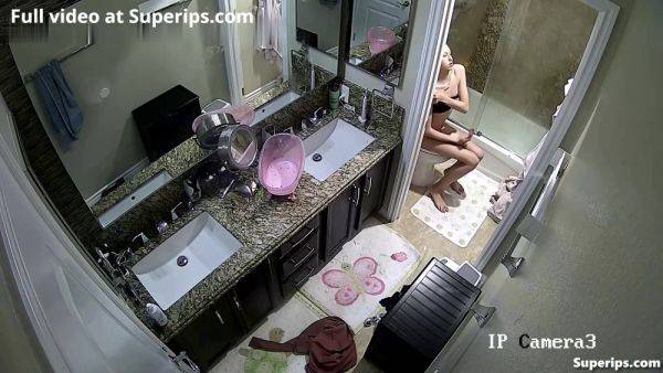 Ipcam American Girls Daily Routine In The Bathroom - hclips.com - Usa on v0d.com