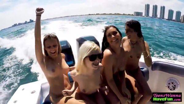 Teens Facialized On Yacht - hclips.com on v0d.com