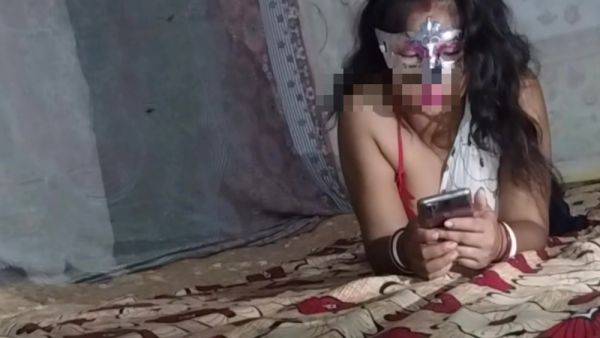 Hot Village Bangali Bhabhi Boyfriend Ko Call Karke Bulaya - desi-porntube.com - India on v0d.com