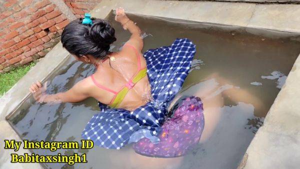 Desi Indian Outdoor Village Opne Water Tenk Bathing Desi Girl Hindi Audio - upornia.com - India on v0d.com
