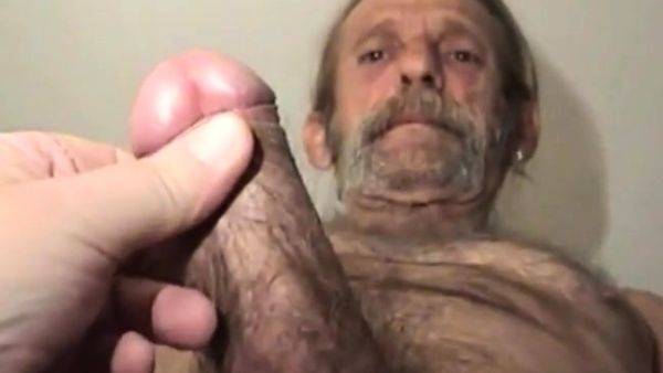 Hairy dirty straight worker shows hisuncut big cock - drtuber.com on v0d.com