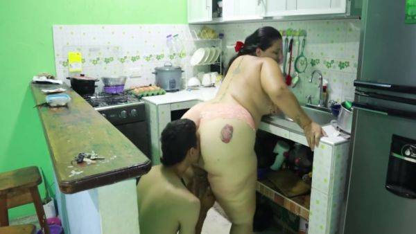 My Sisters Boyfriend Fucks Me Very Hard In The Kitchen - hotmovs.com - Colombia on v0d.com