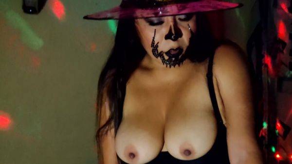 Hot Milf In Free Exclusive Video!! The Witch Is Activated On Halloween - desi-porntube.com - India on v0d.com