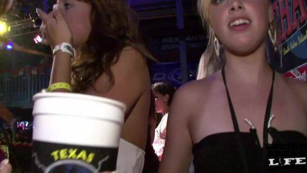 Spring Break Girls Club Flashing and Limo Ride - hotmovs.com on v0d.com