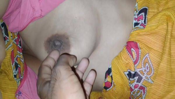 Indian Famous Bhabi Village Wife - desi-porntube.com - India on v0d.com