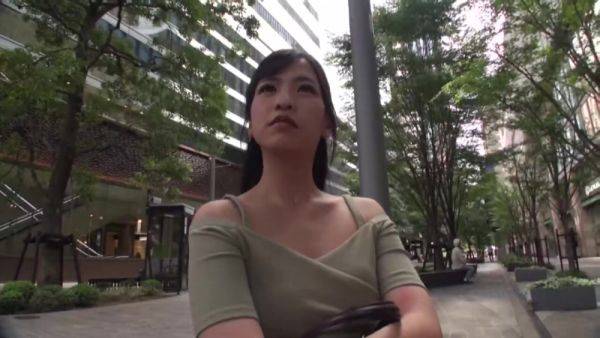 0002419_スレンダーの日本人の女性が潮吹きするガン突き企画ナンパのエロ性交 - txxx.com - Japan on v0d.com