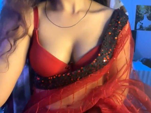 Indian Pornstar Priyas Having Pussy Massage - desi-porntube.com - India on v0d.com