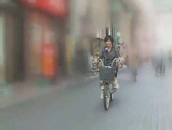 03541 Acme in agony on bicycle - hclips.com - Japan on v0d.com