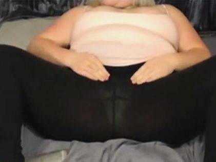 Big woman teases in leggings - drtuber.com on v0d.com