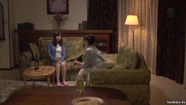 231109お母ちゃんの友人と秘密セクセクc1 - hclips.com on v0d.com