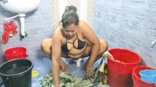 Indian Housewife Sexy Show 8 - desi-porntube.com - India on v0d.com