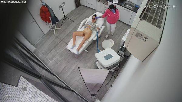 Sexy shaved pussy (Dec 2023) - voyeurhit.com on v0d.com