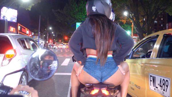 Colombian latina shows off her big ass in public during a motorcycle tour - txxx.com - Colombia on v0d.com