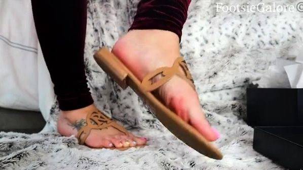 Linsey Dawn solo foot fetish - drtuber.com on v0d.com