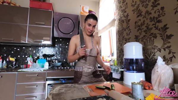 Babe Showing Her Sexy Body While Cookin - hclips.com on v0d.com