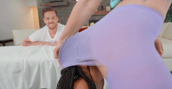 Ebony mom and slutty white girl smash cock in generous FFM massage - alphaporno.com on v0d.com