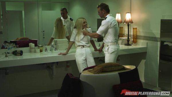 Blonde-haired slut Jesse Jane gets fucked by horny pilot - xtits.com on v0d.com