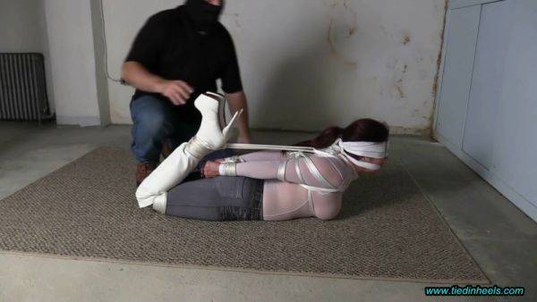 Sarah Roped In White Boots Bondage Porn - hclips.com on v0d.com