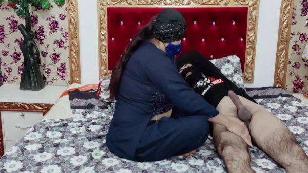 Pakistani Milf Step Mom Seduces And She Wants Hard Fucked With Her Step Son - desi-porntube.com - Pakistan on v0d.com