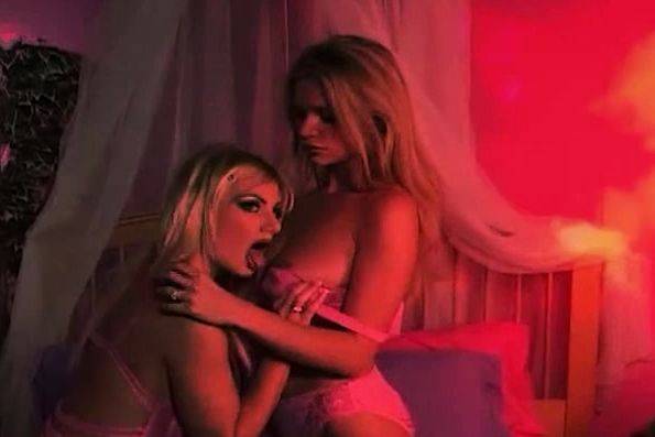 Lesbians Victoria Zdrok And Brittany Andrews Doing Dildo Sex - drtuber.com on v0d.com