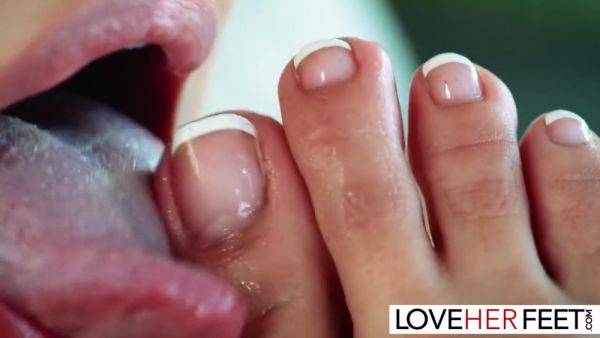 Aubree Valentine And Feet Slave In Joi Foot Tease With - hotmovs.com on v0d.com