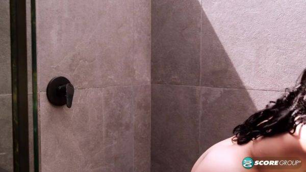 Busty Wet Beauty Kim Velez - hotmovs.com on v0d.com