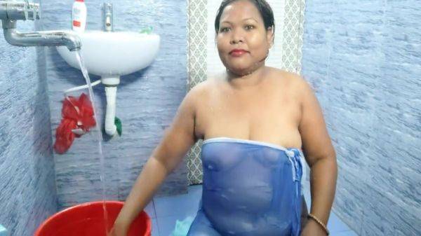 Indian Housewife Sexy Show 12 - hclips.com - India on v0d.com