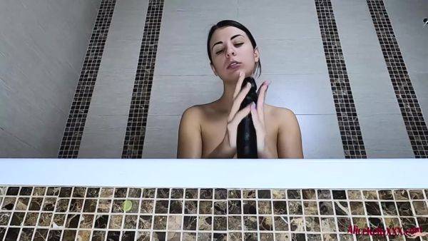 Babe Sucking And Riding On Sex Toy In B - hclips.com on v0d.com