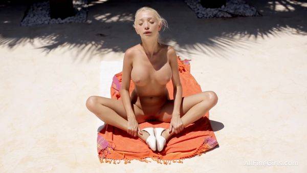 Nancey.undressed For A Good Reason - upornia.com on v0d.com
