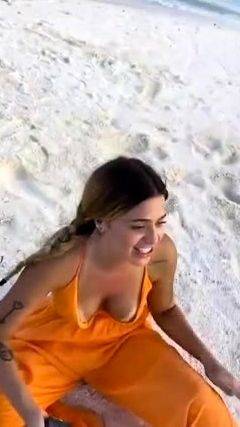 Viih Tube ninfeta pagou peitinho bêbada na praia - drtuber.com on v0d.com