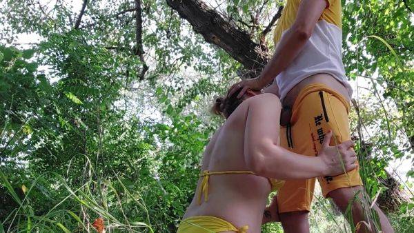Risky In Public Wife Suck Cock And Fuck Her In The Bushes Near Beach - hclips.com on v0d.com