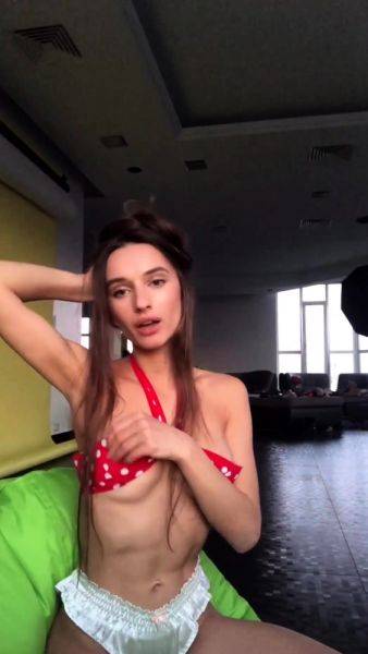Small titted babe gives awesome blowjob - drtuber.com on v0d.com