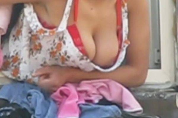 Smokin Downblouse - tubepornclassic.com on v0d.com