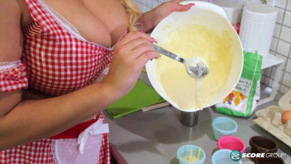Angel In The Kitchen, Devil In The Bedroom - hotmovs.com on v0d.com
