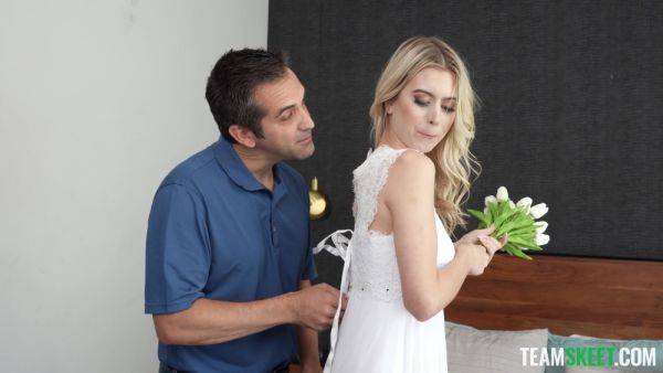 Insolent teen pleases stepdad out of curiosity and ends up swallowing his jizz - hellporno.com on v0d.com