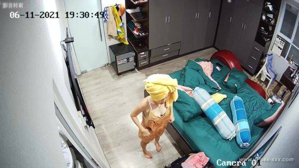 Hackers use the camera to remote monitoring of a lover's home life.588 - txxx.com on v0d.com