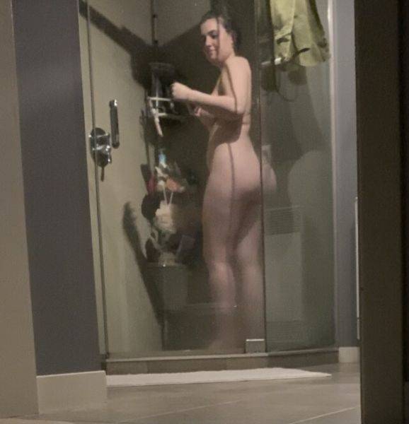 Spying on sister in shower - voyeurhit.com on v0d.com