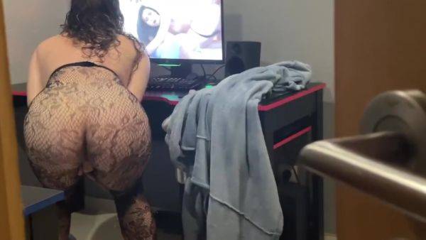 Catching My Stepsister Watching Porn With A Hidden Cam 6 Min - upornia.com on v0d.com