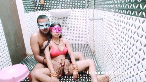 Married Indian Couple On Vacation Having Sex While Taking Shower In Desi Oyo Hotel - Hindi Audio - hclips.com - India on v0d.com