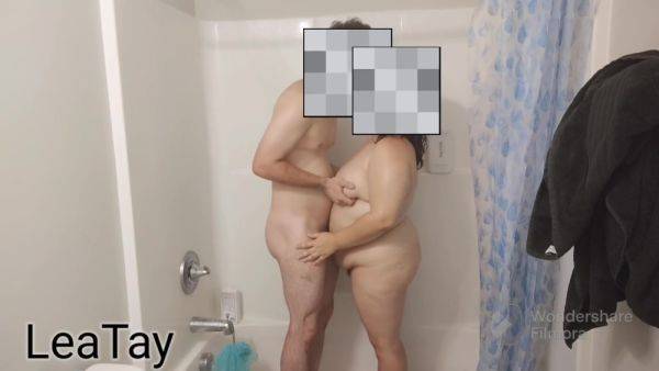 Realistic Couple Having Sex In Shower - hclips.com on v0d.com