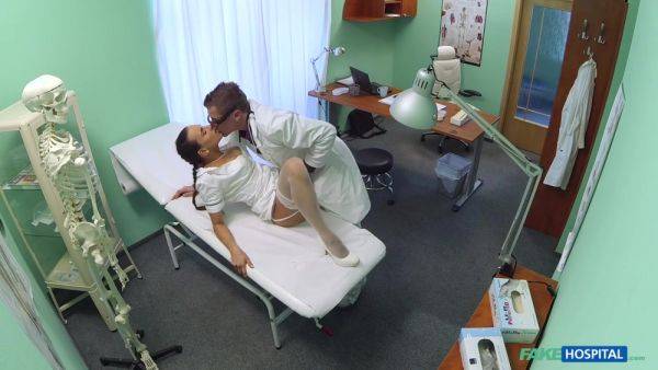 Sexy New Nurse - Fkehospital - videomanysex.com on v0d.com