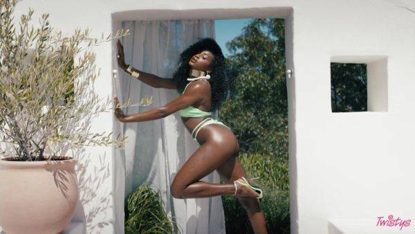 TOTM Sun Goddess 1 - beautiful ebony Nicole Kitt outdoors - xtits.com on v0d.com