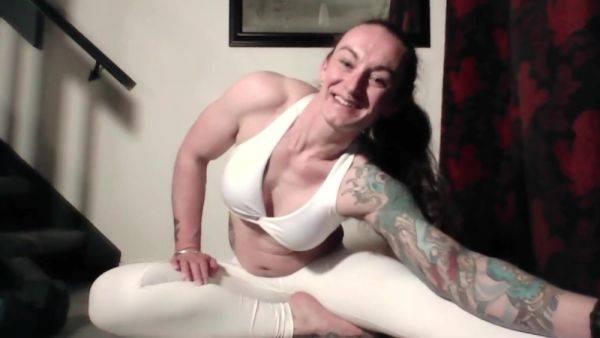 Muscle Girl In White Yoga Pants Stretching And Workout Live Stream Recording - hclips.com on v0d.com