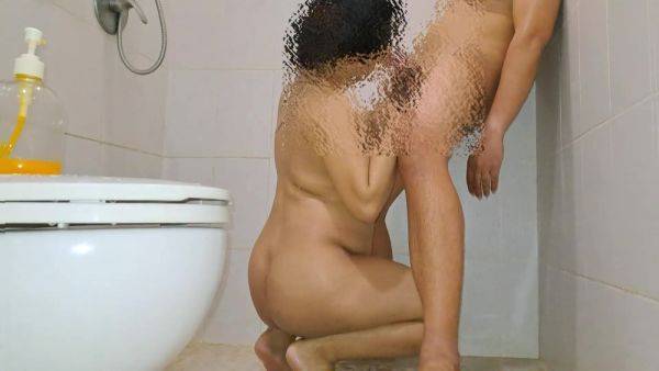 Pinay Sex In The Bathroom Yummy Blowjob - upornia.com - Philippines on v0d.com