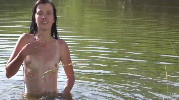 Hairy Pussy Coed ( Anas ) Likes Swimming Naked In The Lake! 10 Min - videohdzog.com on v0d.com