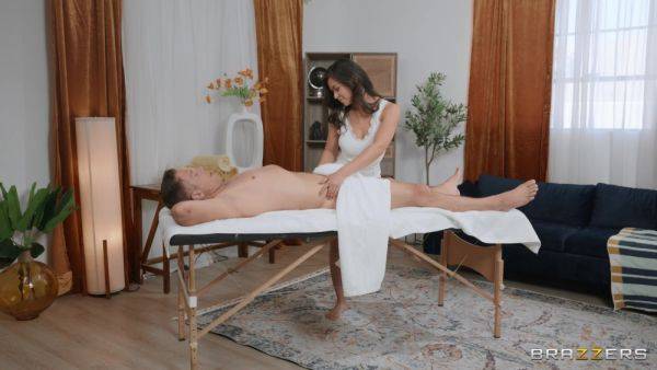 Petite Asian masseuse enjoys client's big dick in very intense rounds - hellporno.com on v0d.com