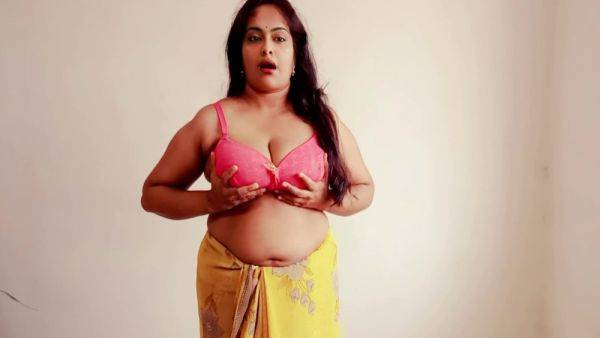 Horny Indian In Arya Masturabating Her Self - hclips.com - India on v0d.com