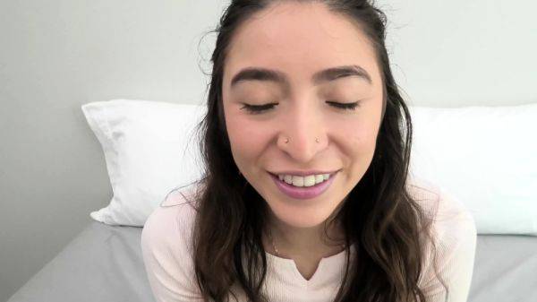 This brand new teen amateur is wearing yoga pants - drtuber.com on v0d.com