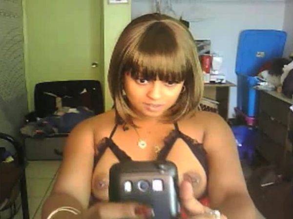 Throwback - Cell Phone Selfie With Red Bone - upornia.com on v0d.com